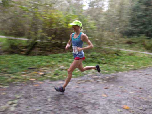 Ladia Albertson-Junkans at mile 6.